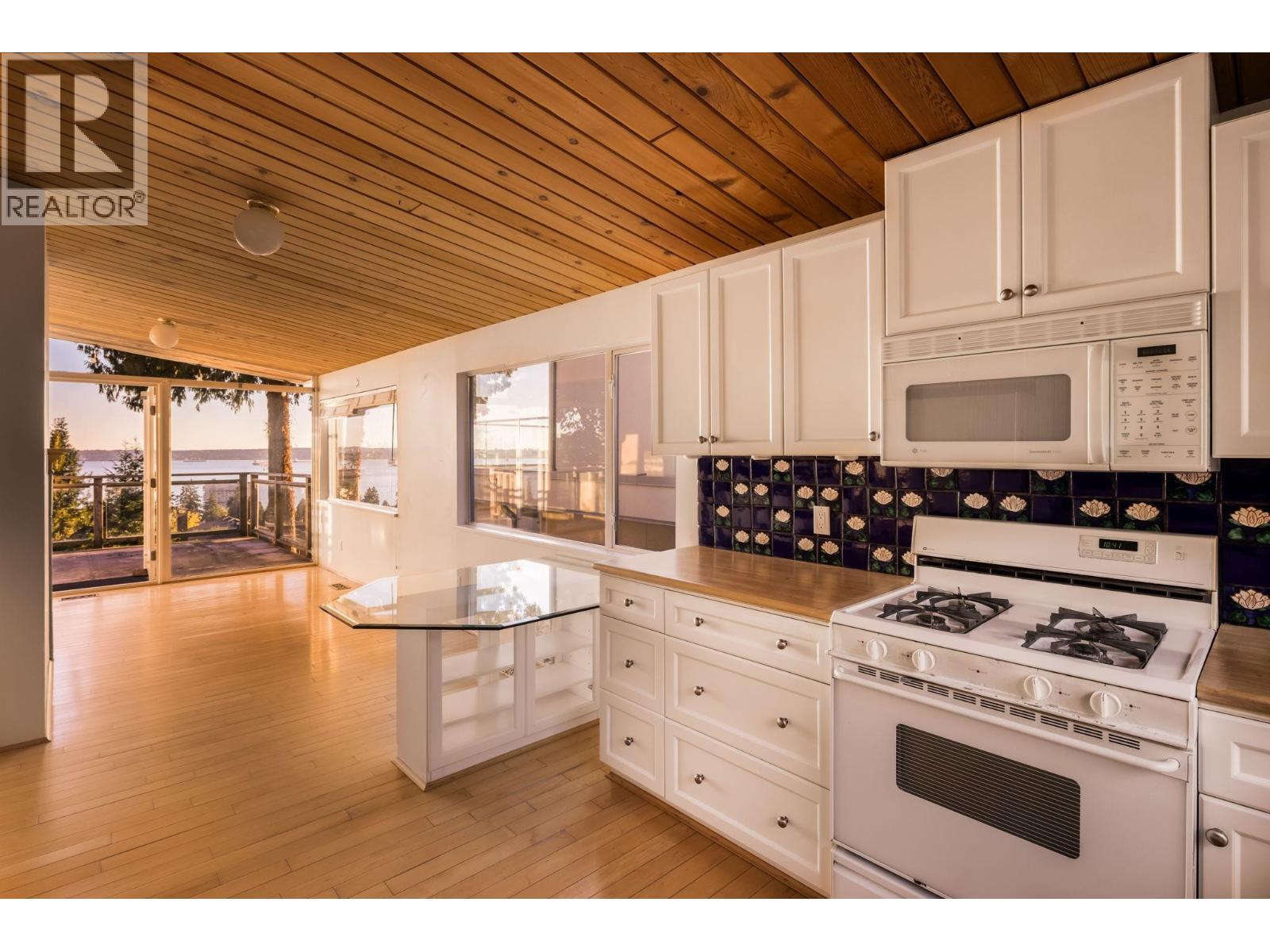 2344 Ottawa Avenue, West Vancouver, British Columbia  V7V 2S9 - Photo 7 - R3058005