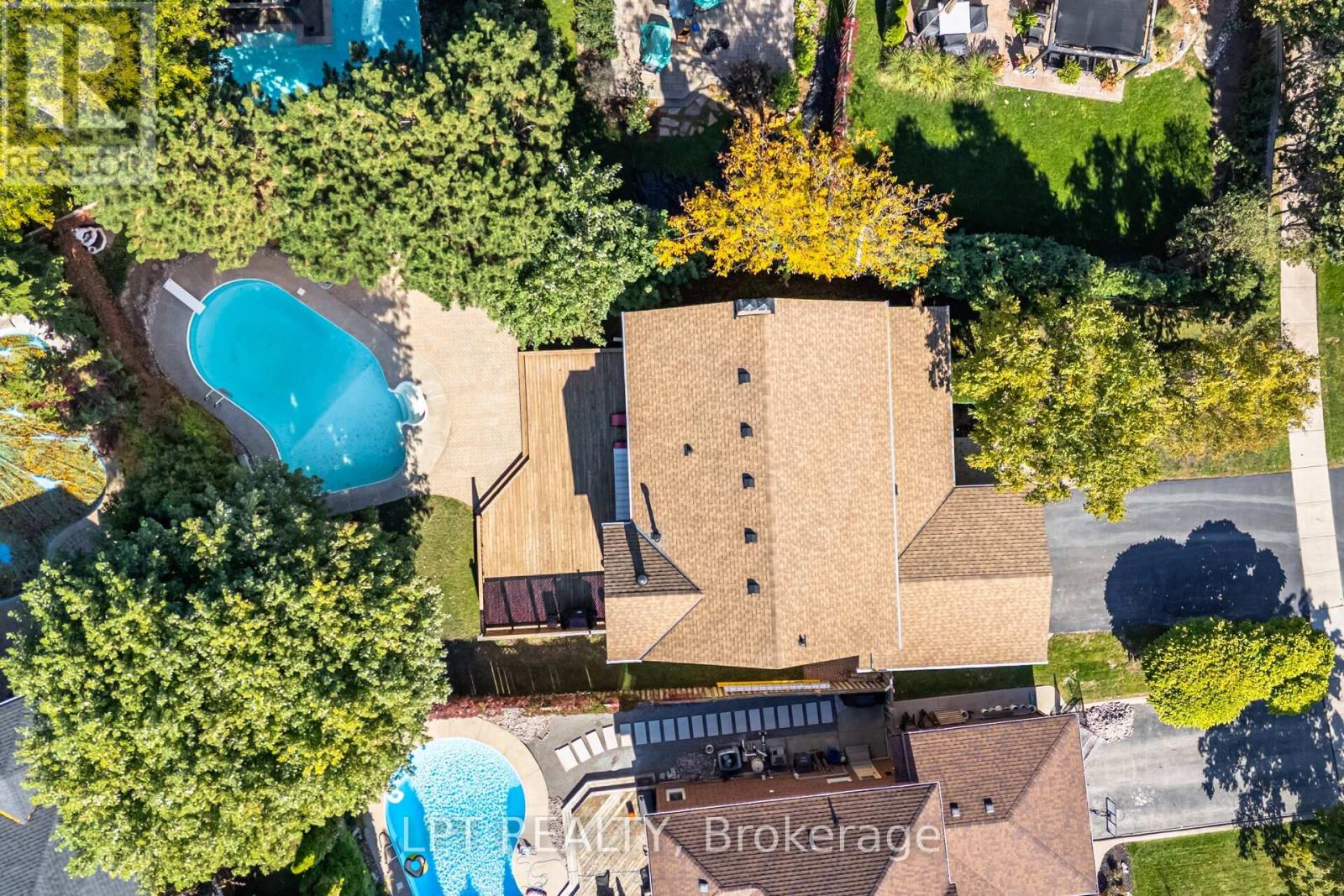 1324 Birchcliff Drive, Oakville, Ontario  L6M 2A4 - Photo 3 - W12460911