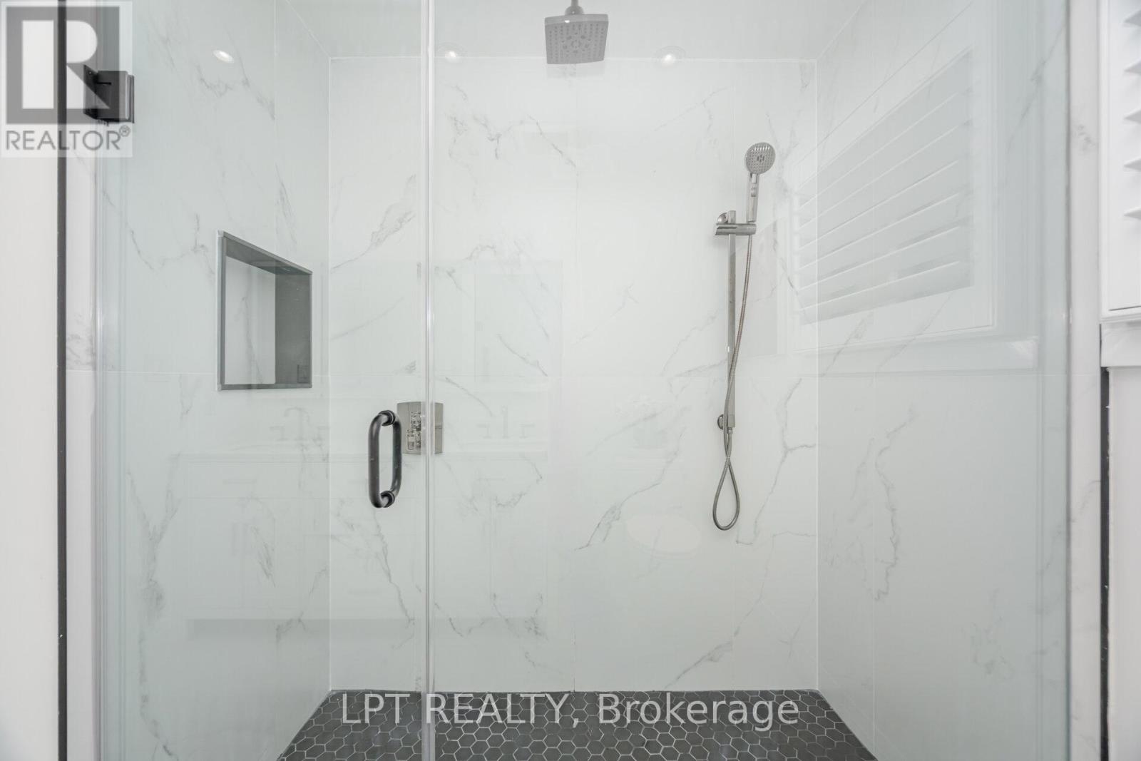 1324 Birchcliff Drive, Oakville, Ontario  L6M 2A4 - Photo 27 - W12460911