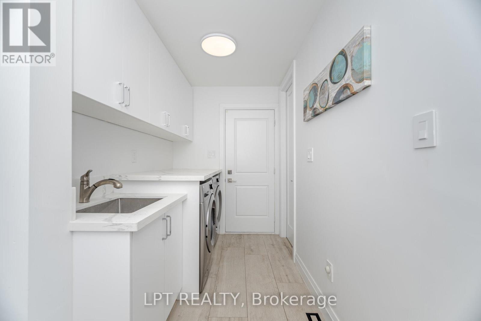 1324 Birchcliff Drive, Oakville, Ontario  L6M 2A4 - Photo 20 - W12460911