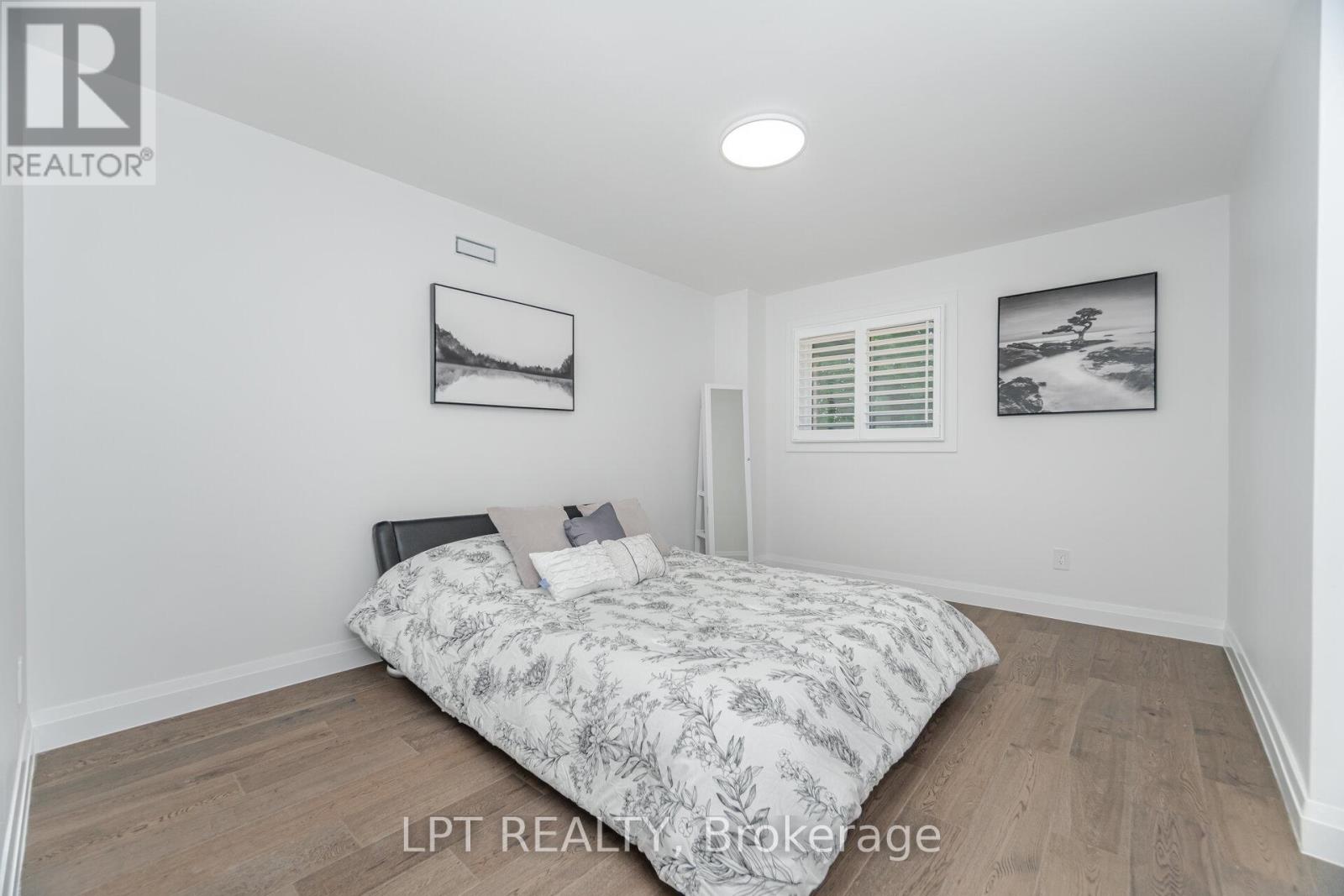 1324 Birchcliff Drive, Oakville, Ontario  L6M 2A4 - Photo 28 - W12460911