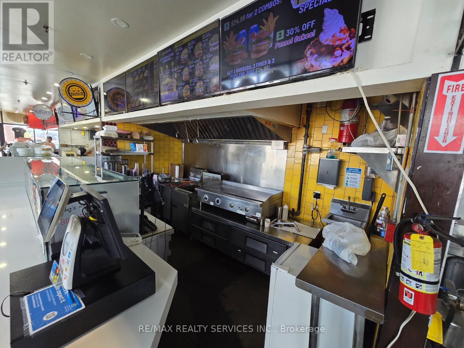 Fc-4 - 253 King Street N, Waterloo, Ontario  N2J 2Y8 - Photo 2 - X12460823