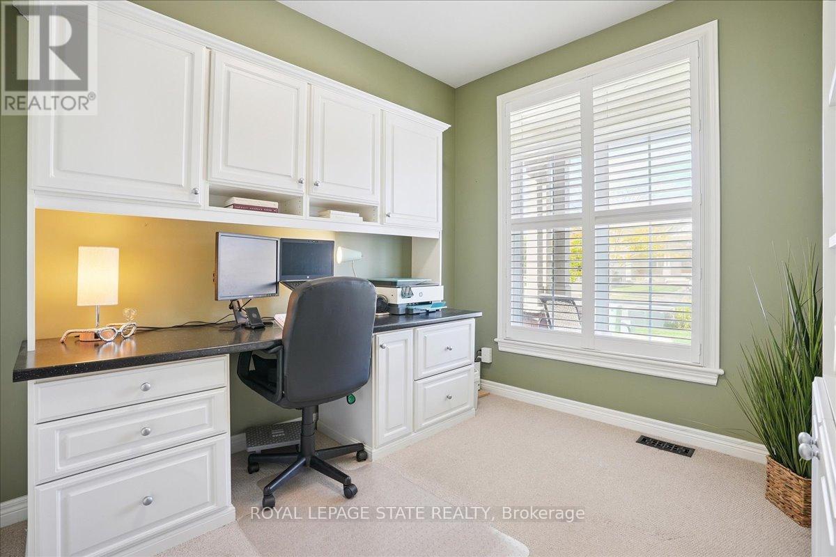 4314 Lindsey Crescent, Lincoln, Ontario  L3J 0P9 - Photo 5 - X12460852