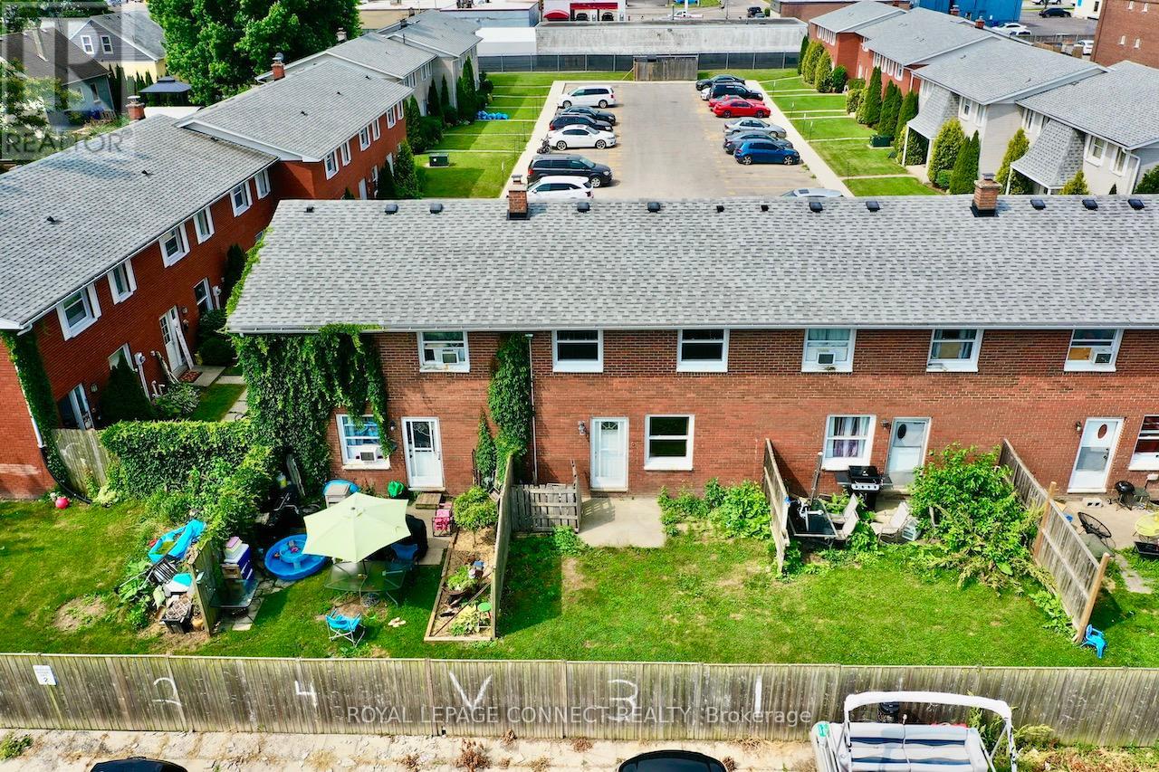 13 - 14 Orchard Place, Chatham-Kent, Ontario  N7M 1A6 - Photo 3 - X12460858