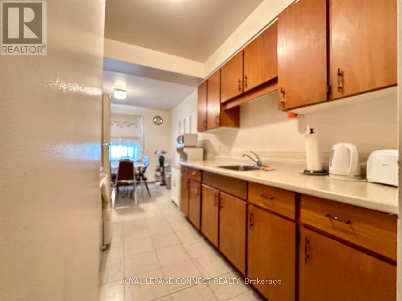 10-16 Orchard Place, Chatham-Kent, Ontario  N7M 1A6 - Photo 10 - X12460869