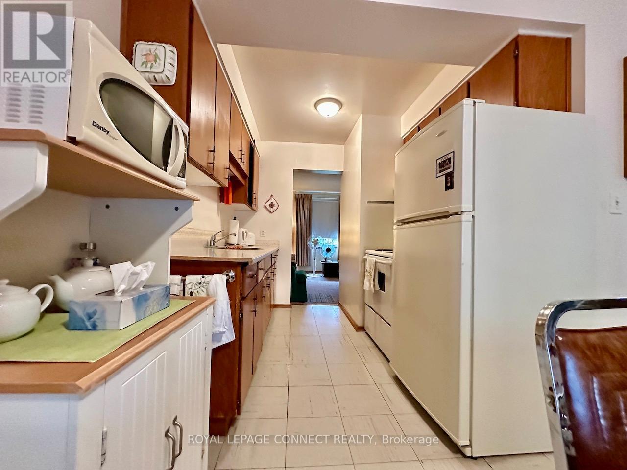 10-16 Orchard Place, Chatham-Kent, Ontario  N7M 1A6 - Photo 13 - X12460869