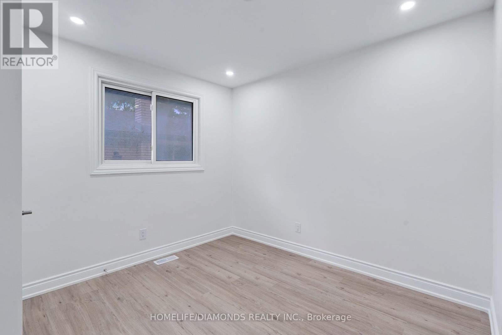 210 Mackan Street, Thorold, Ontario  L2V 1G7 - Photo 18 - X12460927