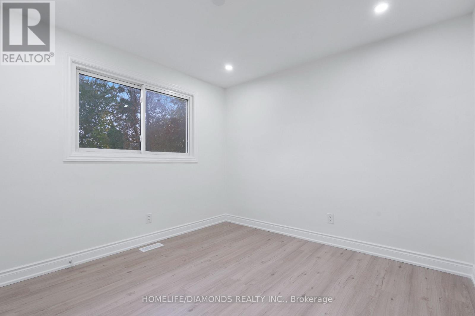 210 Mackan Street, Thorold, Ontario  L2V 1G7 - Photo 23 - X12460927