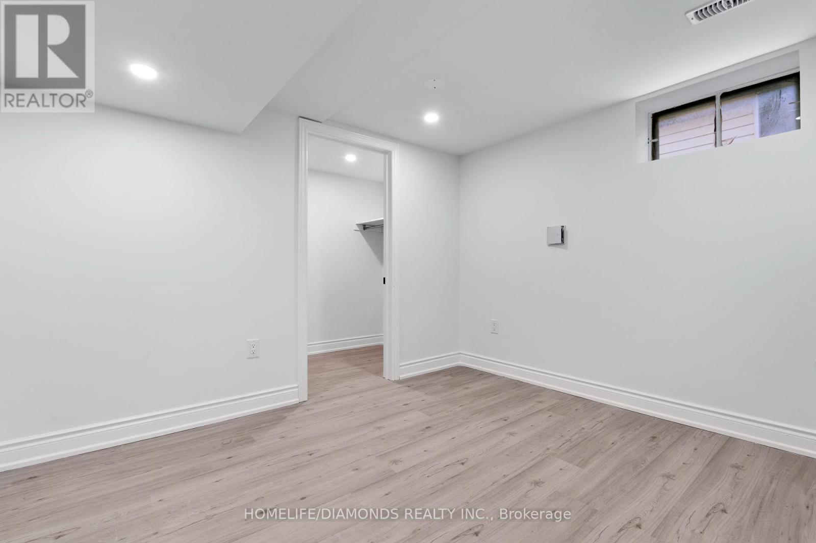 210 Mackan Street, Thorold, Ontario  L2V 1G7 - Photo 34 - X12460927