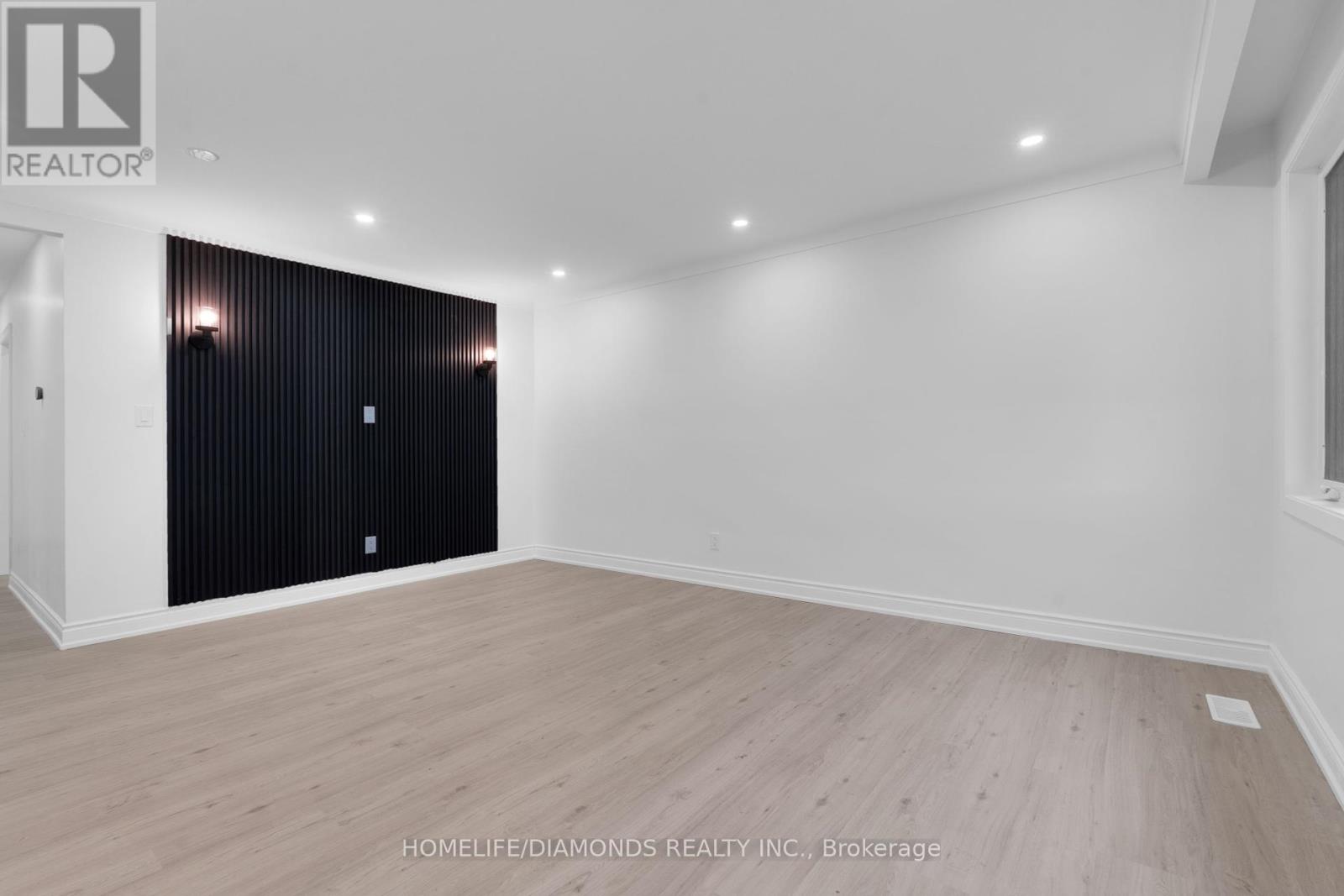 210 Mackan Street, Thorold, Ontario  L2V 1G7 - Photo 5 - X12460927