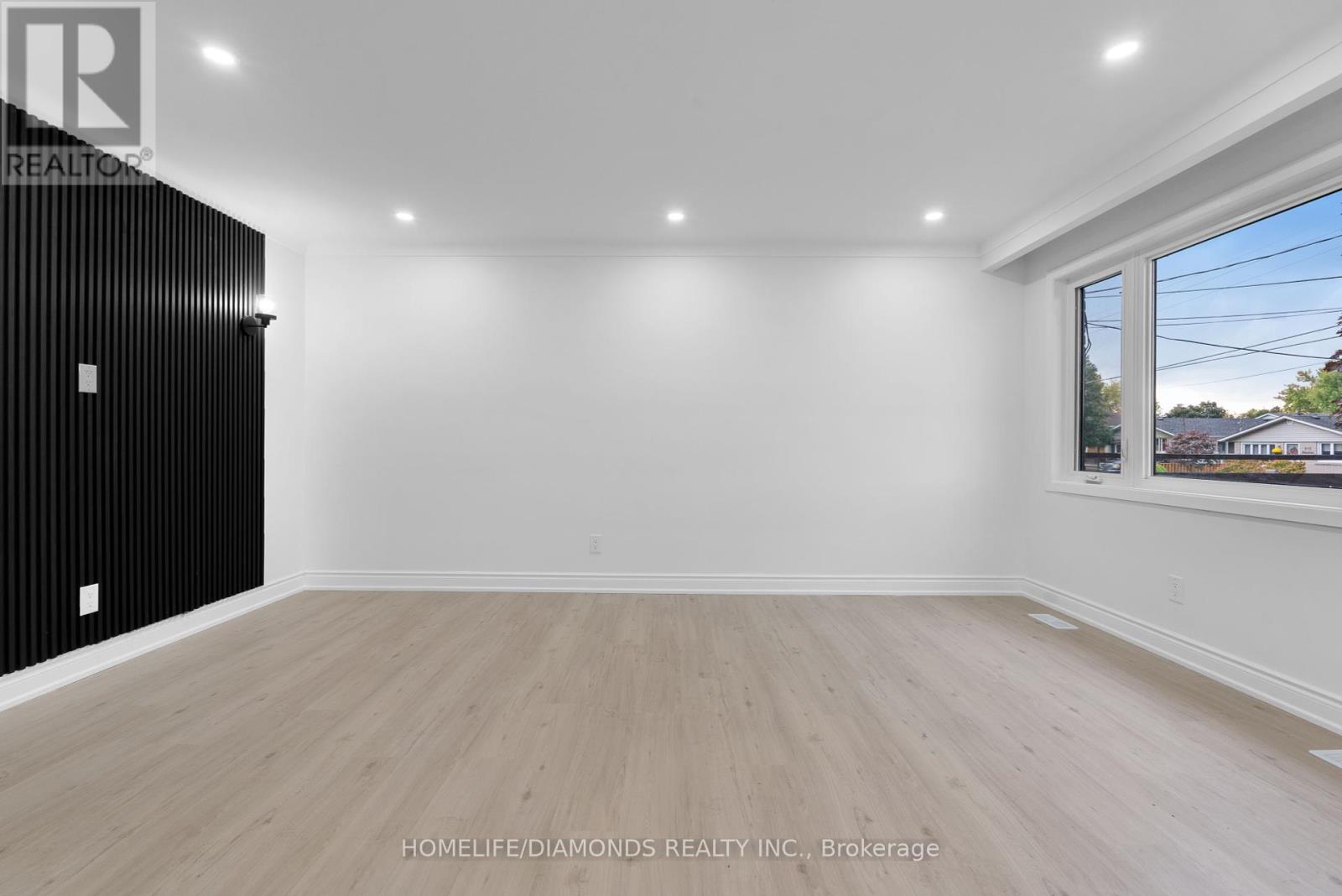 210 Mackan Street, Thorold, Ontario  L2V 1G7 - Photo 6 - X12460927