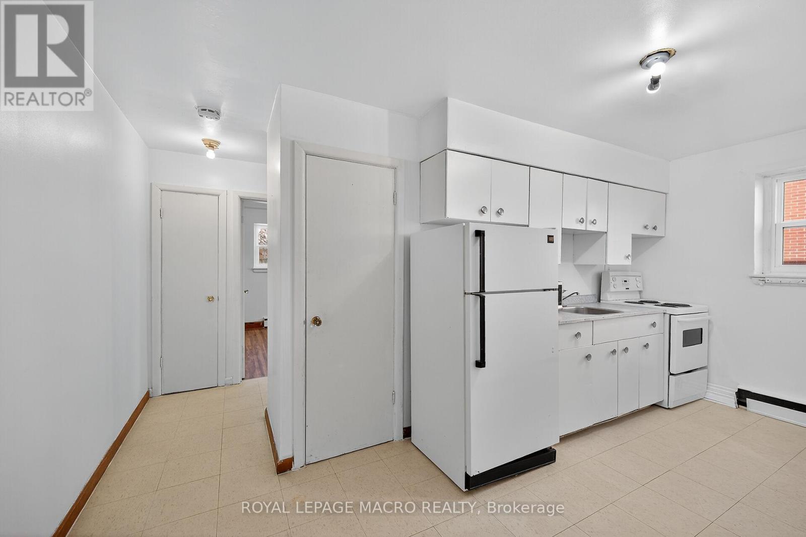 1 - 5 Applewood Avenue, Hamilton, Ontario  L8G 3S4 - Photo 9 - X12460939