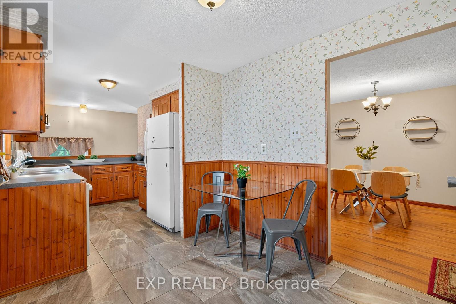 73 Northview Heights Drive, Cambridge, Ontario  N1R 7A7 - Photo 14 - X12460956