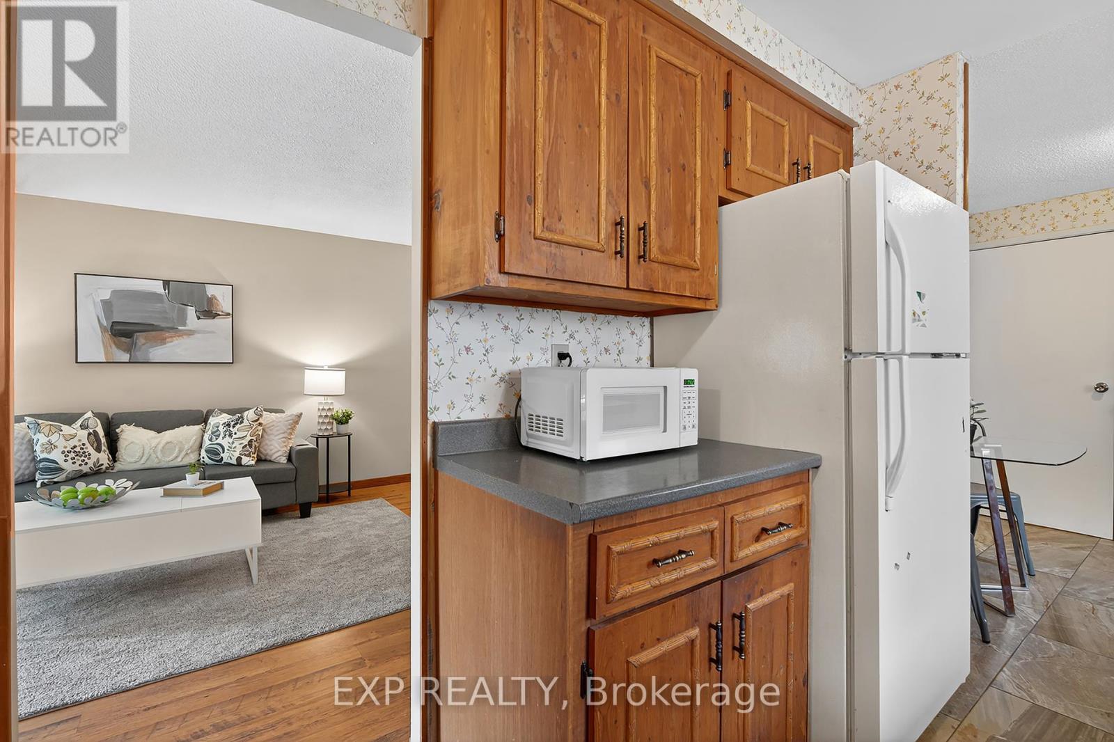 73 Northview Heights Drive, Cambridge, Ontario  N1R 7A7 - Photo 16 - X12460956