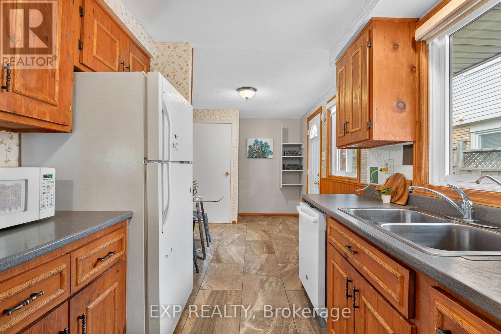 73 Northview Heights Drive, Cambridge, Ontario  N1R 7A7 - Photo 17 - X12460956