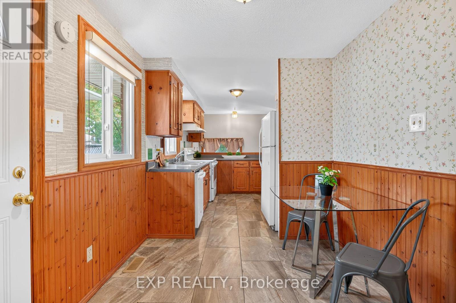 73 Northview Heights Drive, Cambridge, Ontario  N1R 7A7 - Photo 18 - X12460956