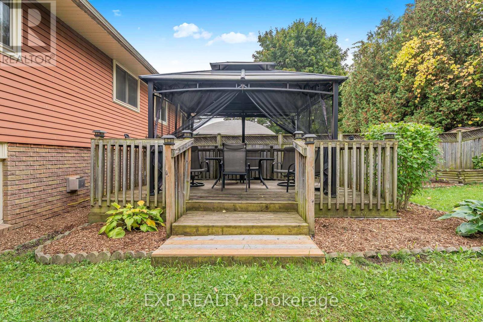 73 Northview Heights Drive, Cambridge, Ontario  N1R 7A7 - Photo 35 - X12460956