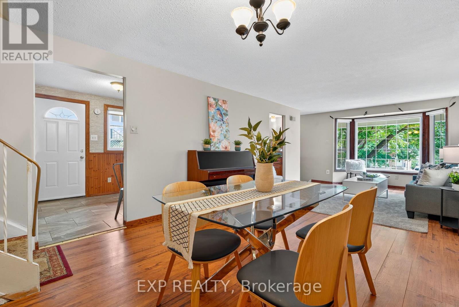 73 Northview Heights Drive, Cambridge, Ontario  N1R 7A7 - Photo 4 - X12460956