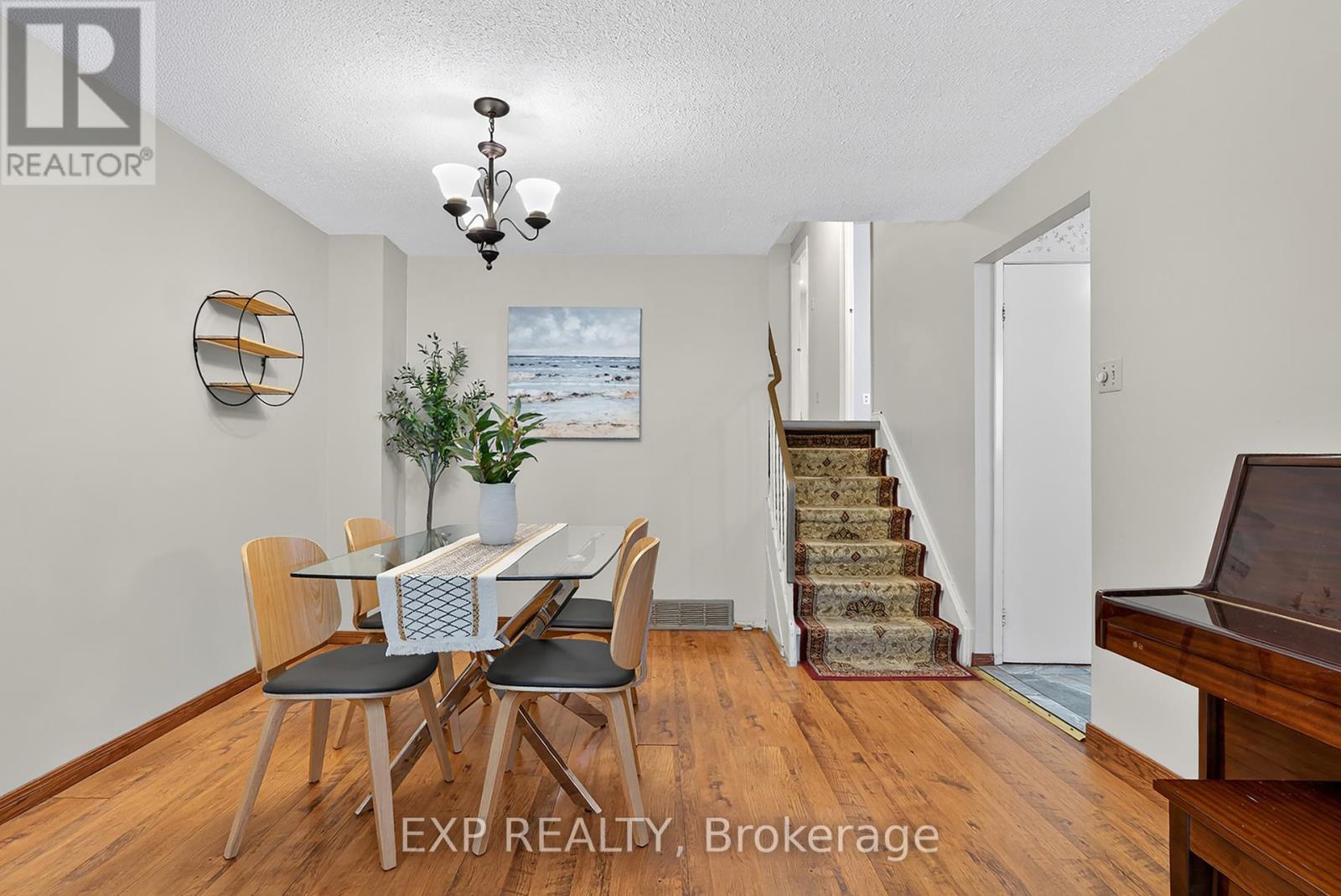 73 Northview Heights Drive, Cambridge, Ontario  N1R 7A7 - Photo 6 - X12460956
