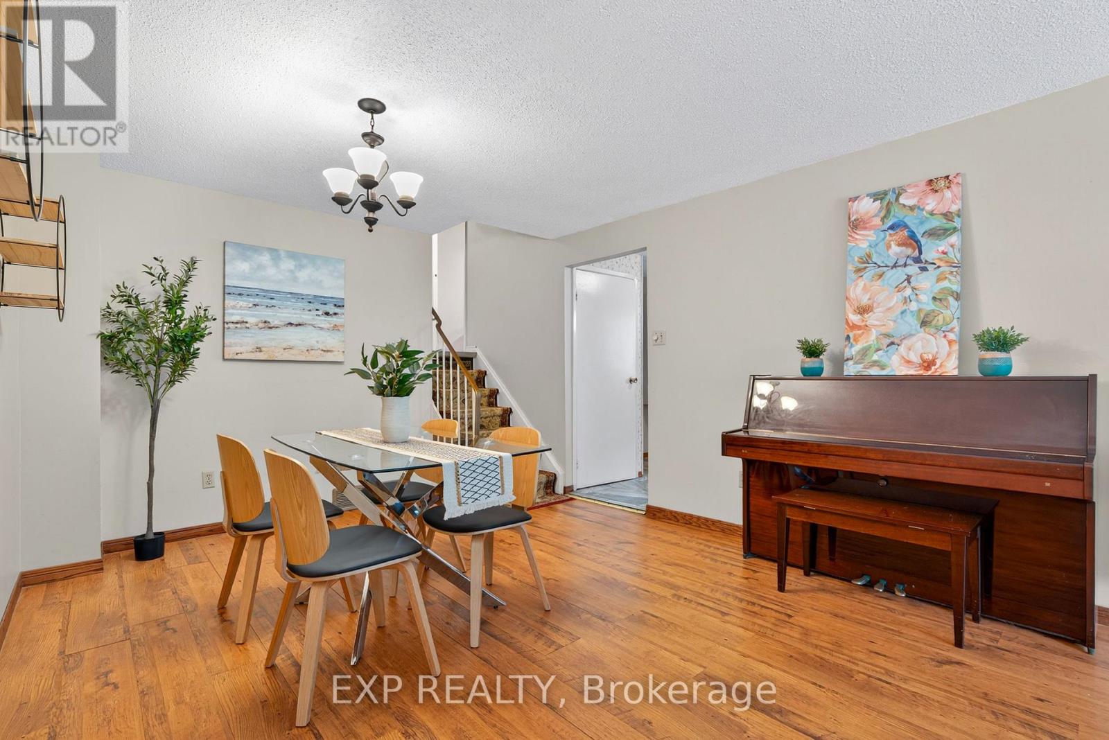 73 Northview Heights Drive, Cambridge, Ontario  N1R 7A7 - Photo 8 - X12460956