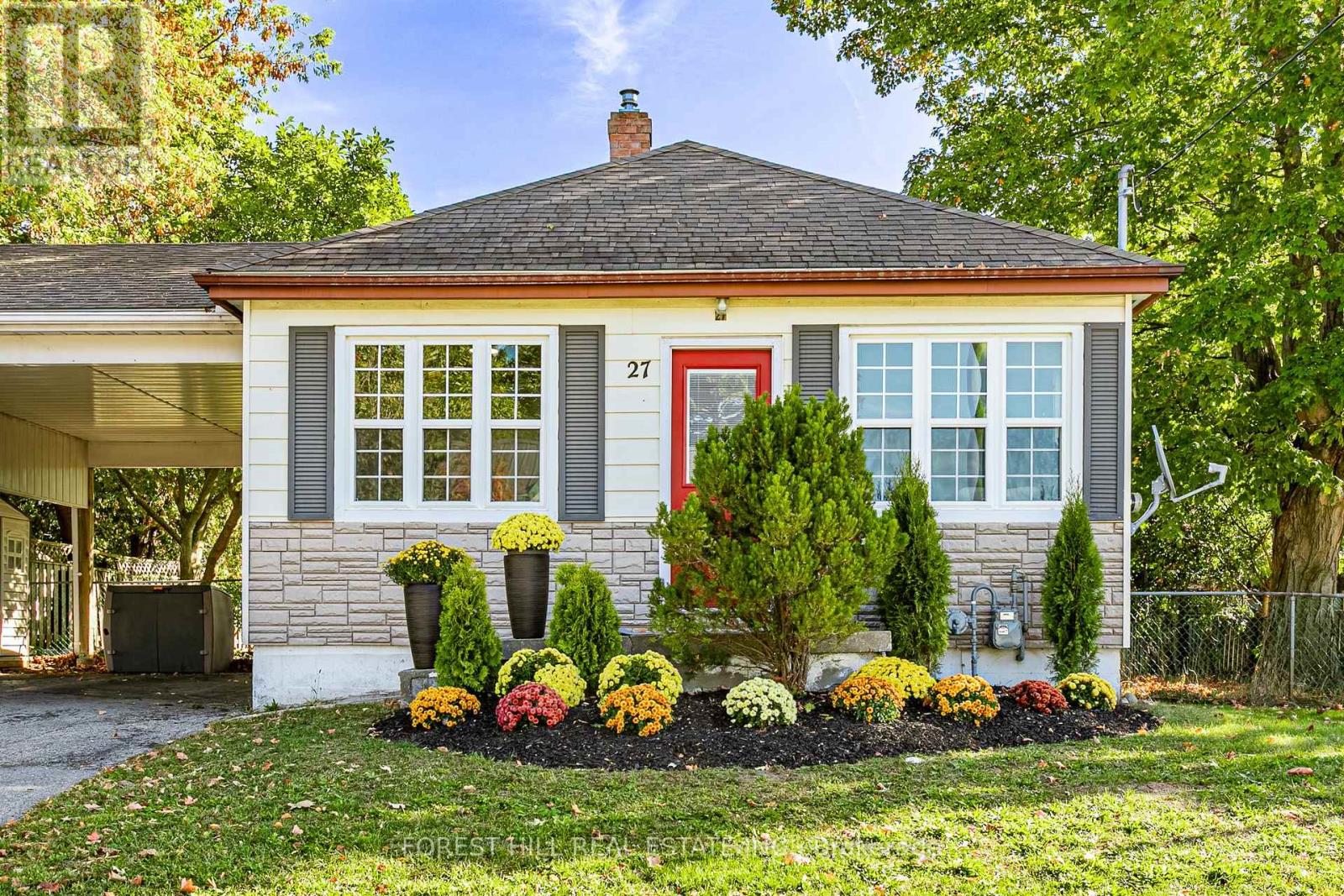 27 CENTRE STREET, Woodstock, Ontario