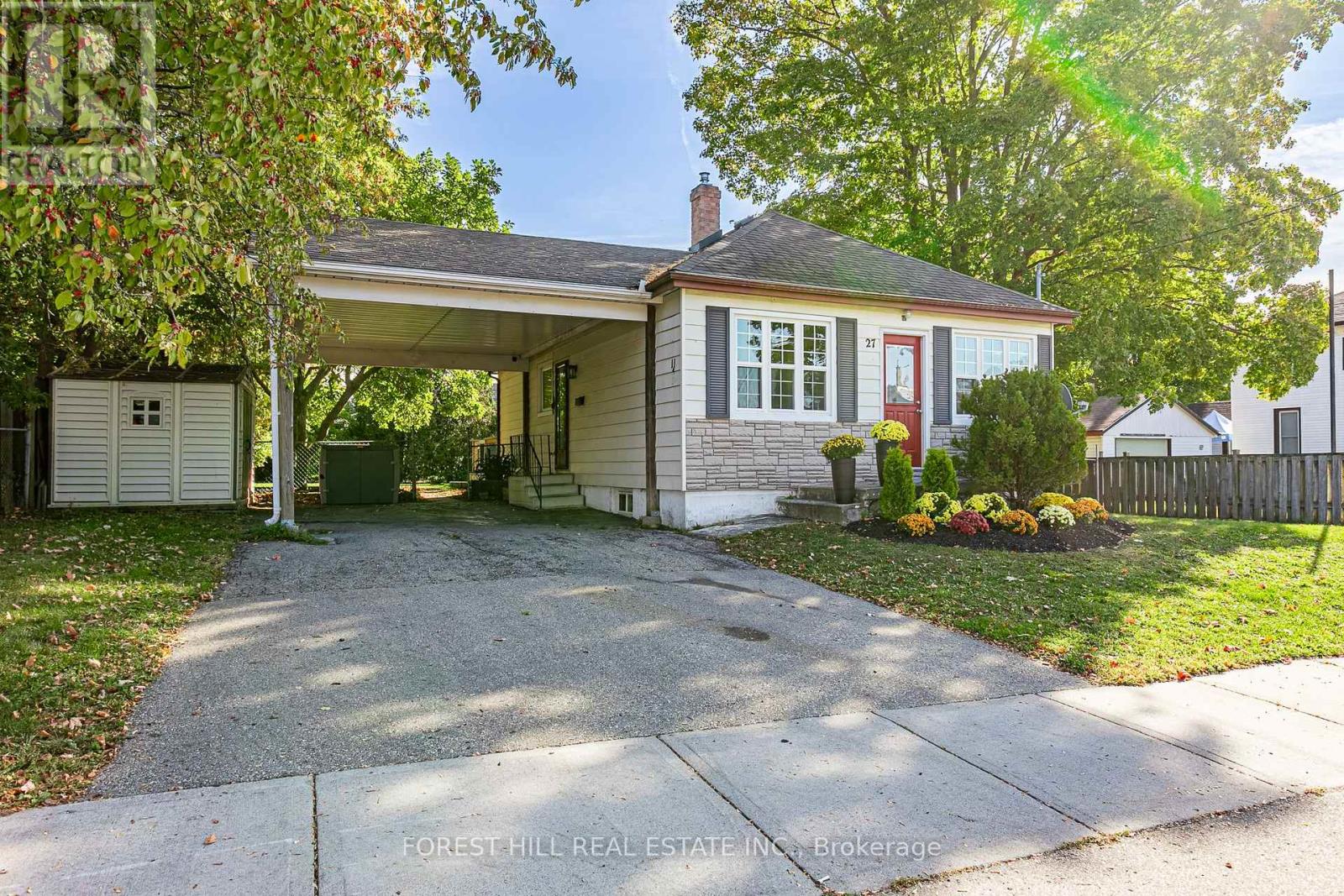 27 Centre Street, Woodstock, Ontario  N4S 3X6 - Photo 4 - X12460959