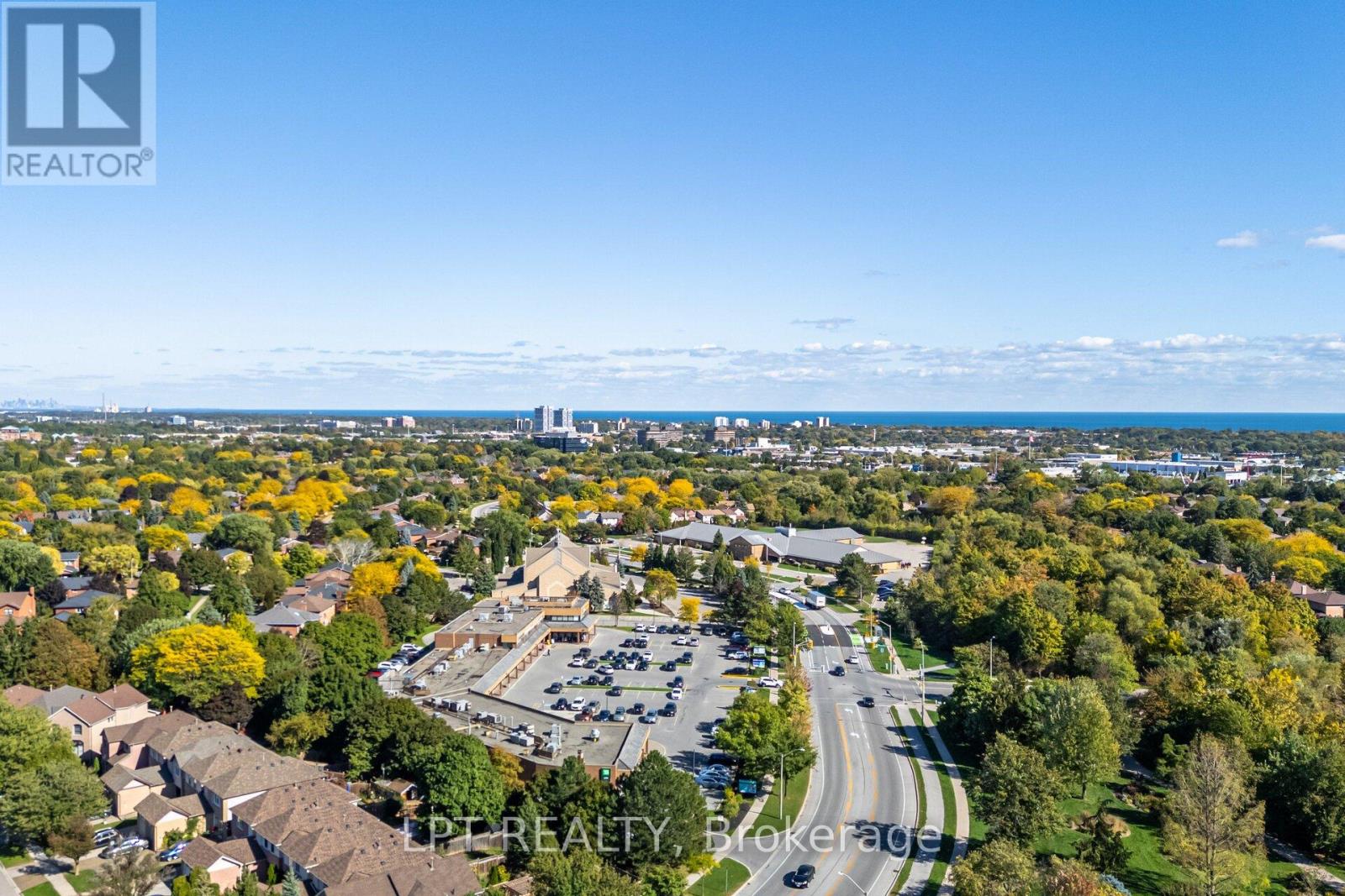 1324 Birchcliff Drive, Oakville, Ontario  L6M 2A4 - Photo 49 - W12460911