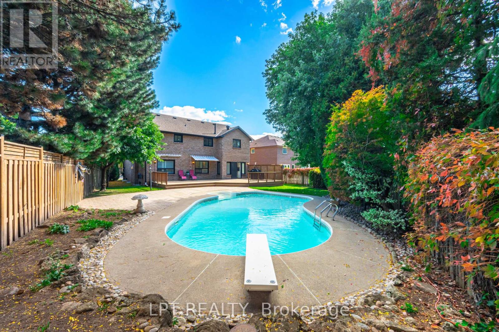 1324 Birchcliff Drive, Oakville, Ontario  L6M 2A4 - Photo 42 - W12460911