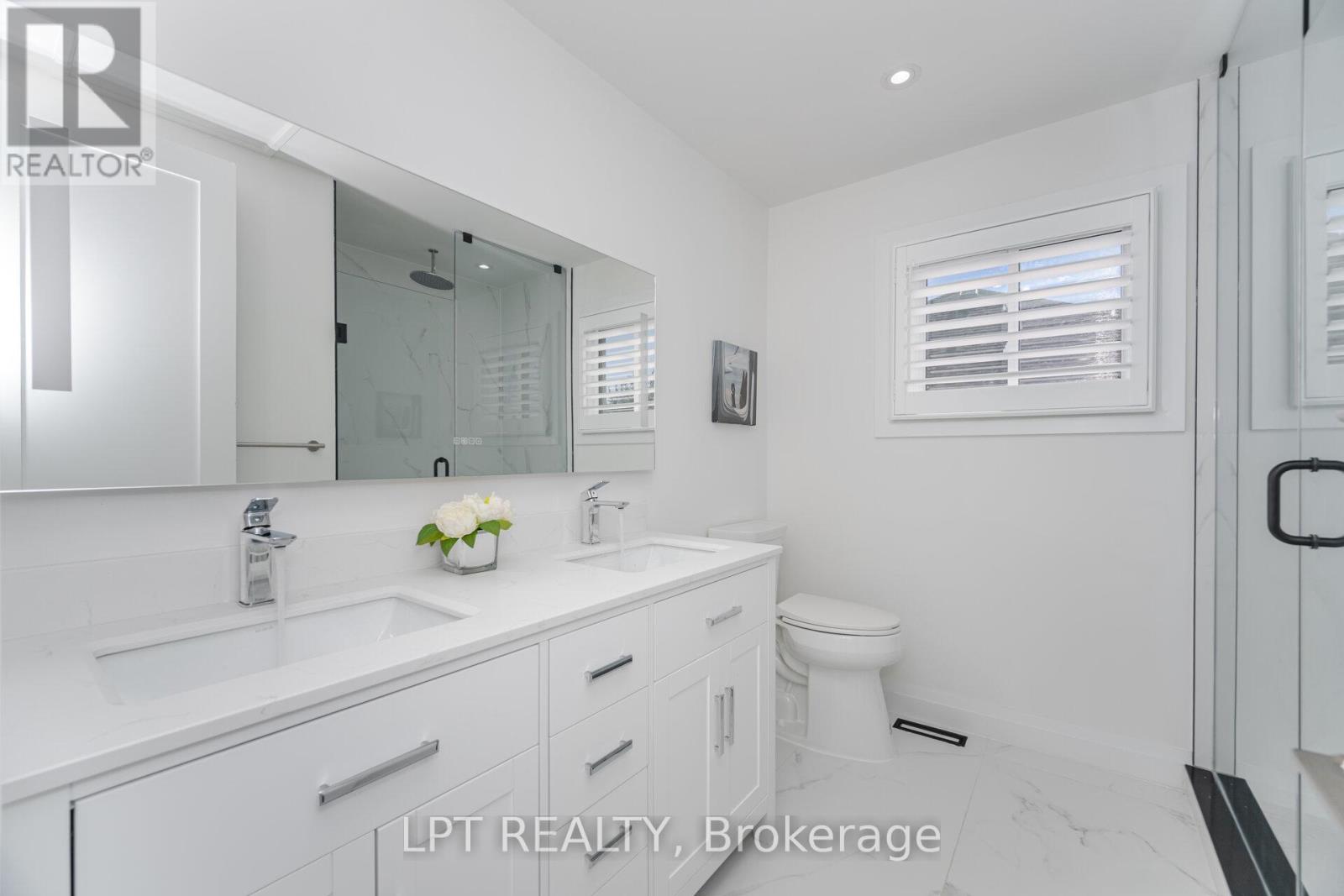 1324 Birchcliff Drive, Oakville, Ontario  L6M 2A4 - Photo 31 - W12460911