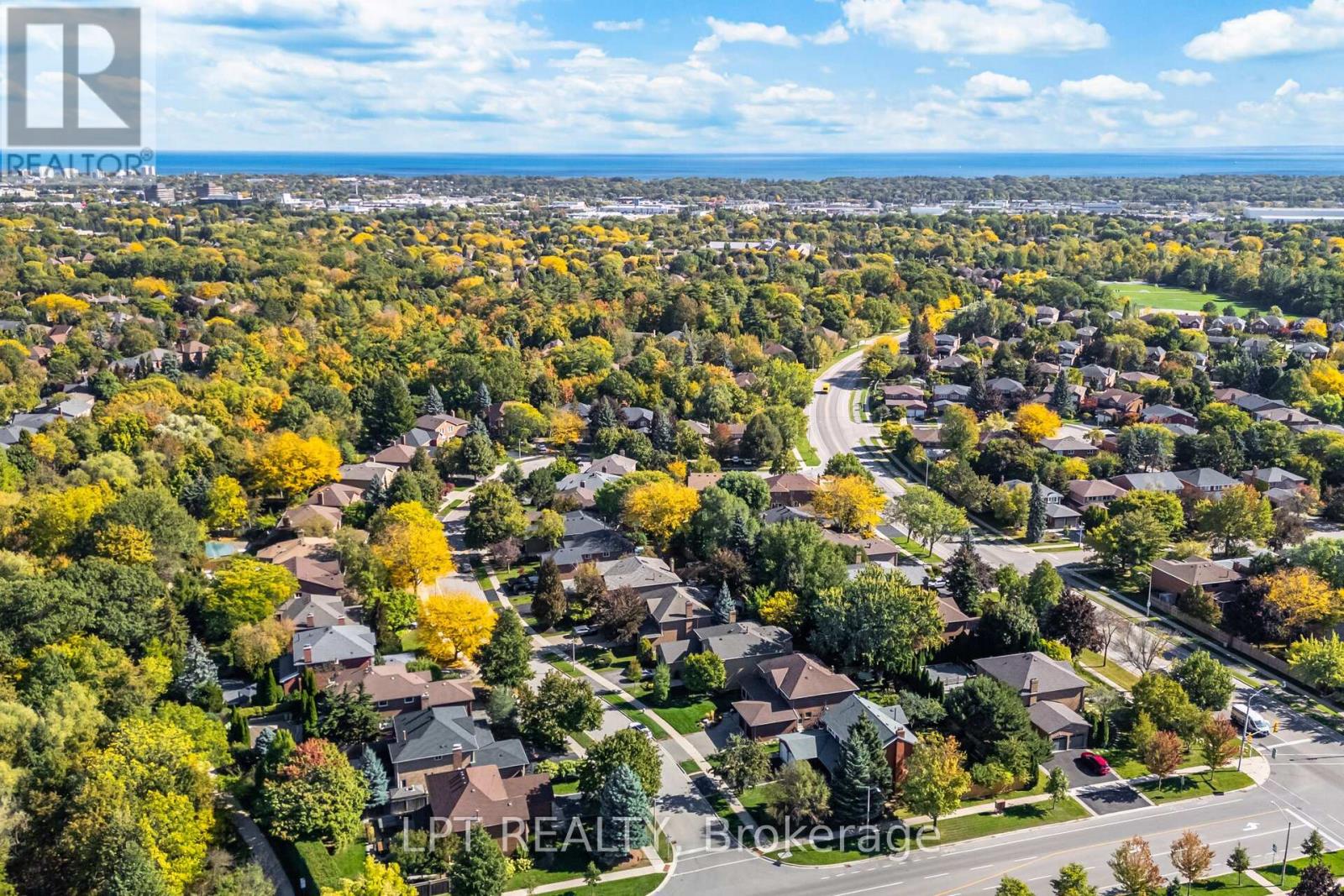 1324 Birchcliff Drive, Oakville, Ontario  L6M 2A4 - Photo 46 - W12460911