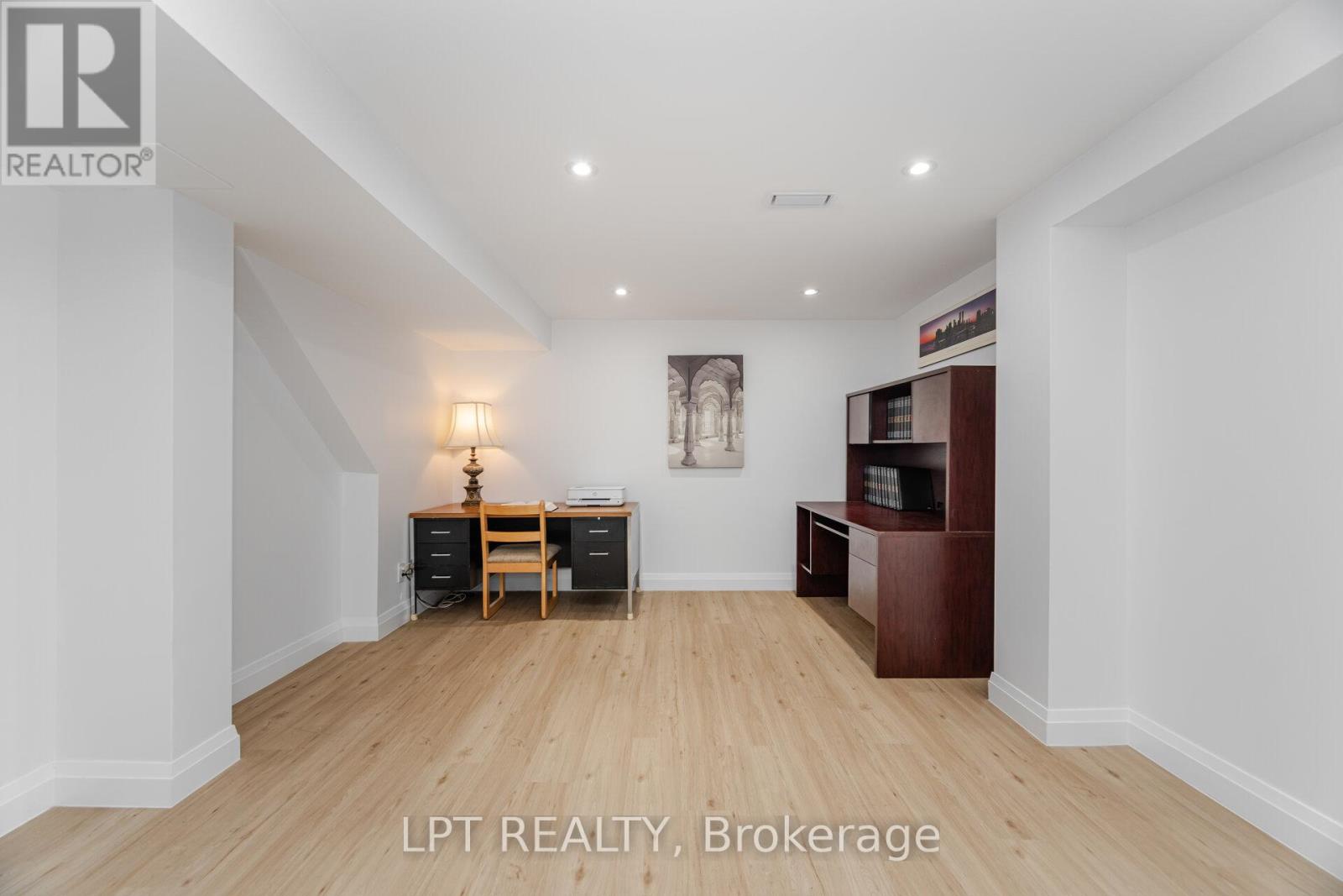 1324 Birchcliff Drive, Oakville, Ontario  L6M 2A4 - Photo 35 - W12460911