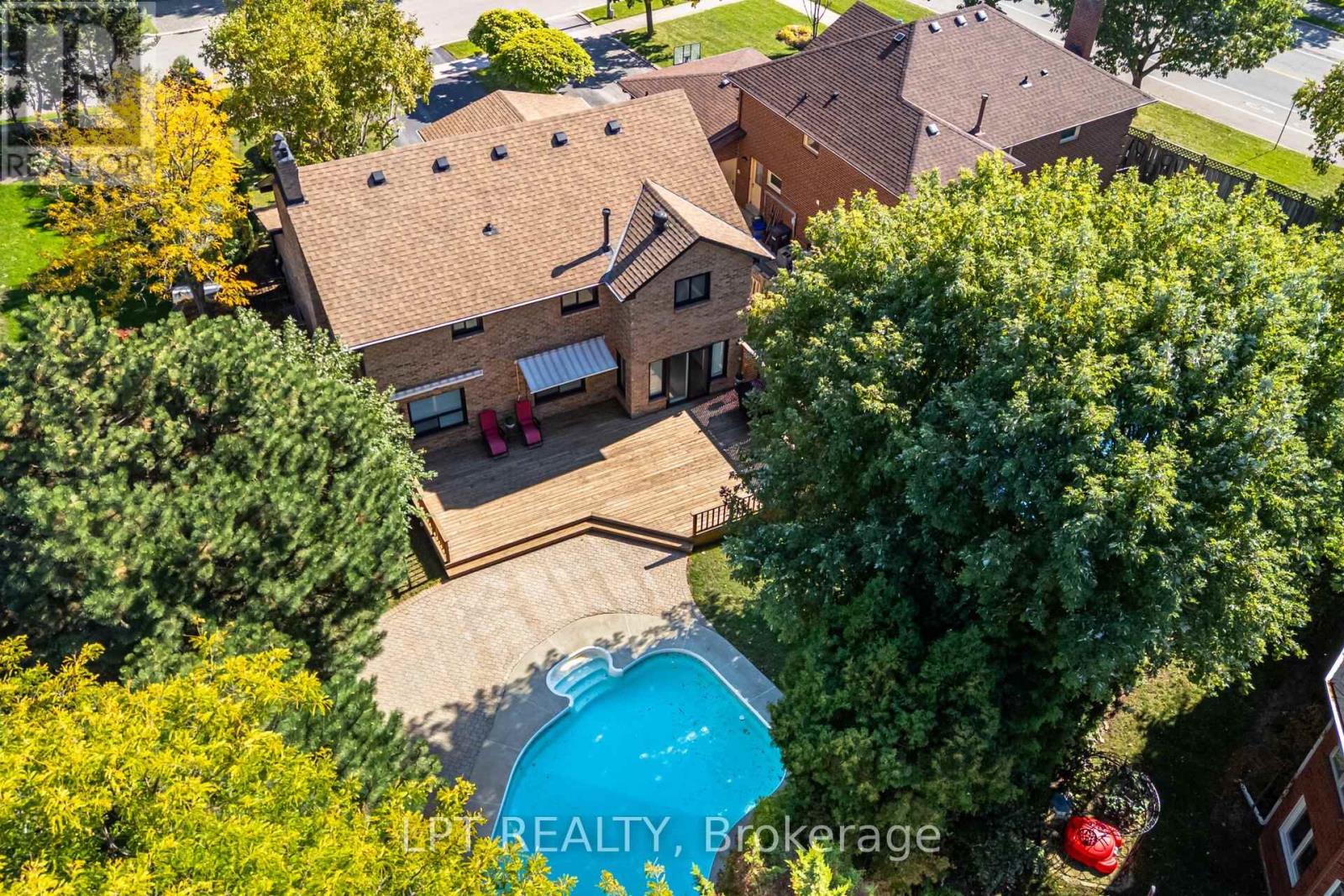 1324 Birchcliff Drive, Oakville, Ontario  L6M 2A4 - Photo 45 - W12460911