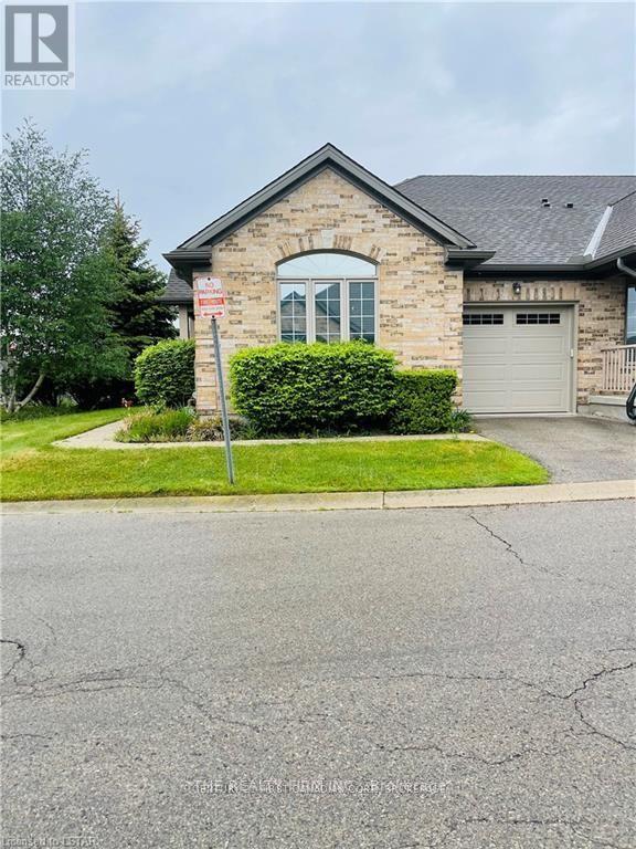 5 - 215 North Centre Road, London North, Ontario  N5X 4E3 - Photo 2 - X12449653