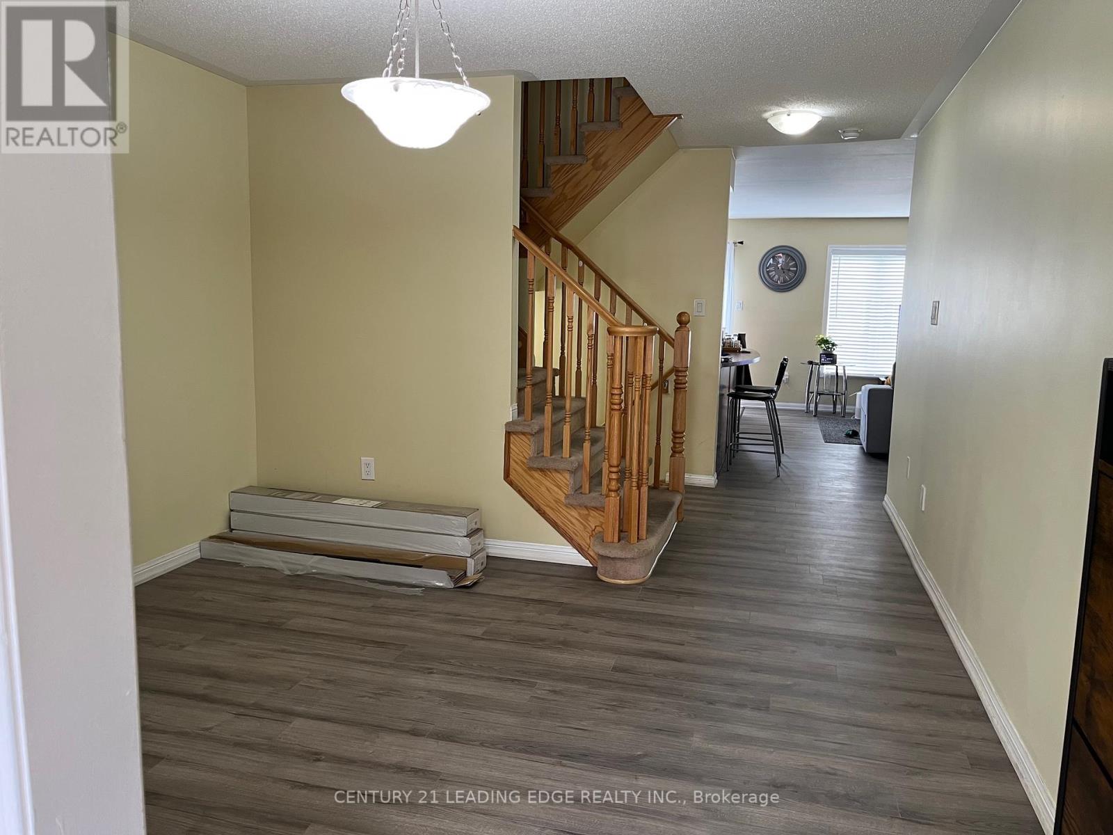 73 Finney Terrace, Milton, Ontario  L9T 7B1 - Photo 2 - W12457793