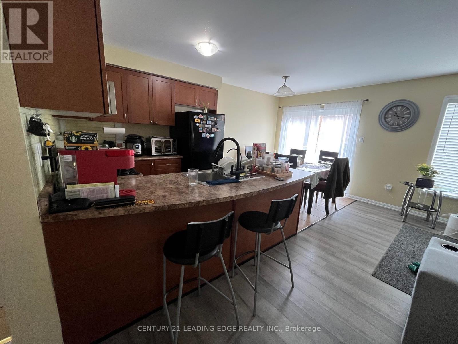 73 Finney Terrace, Milton, Ontario  L9T 7B1 - Photo 4 - W12457793