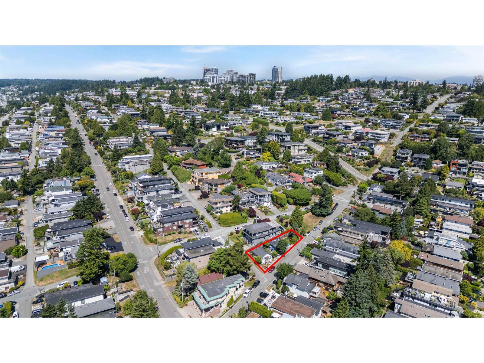 931 Finlay Street, White Rock, British Columbia  V4B 4K5 - Photo 5 - R3021732