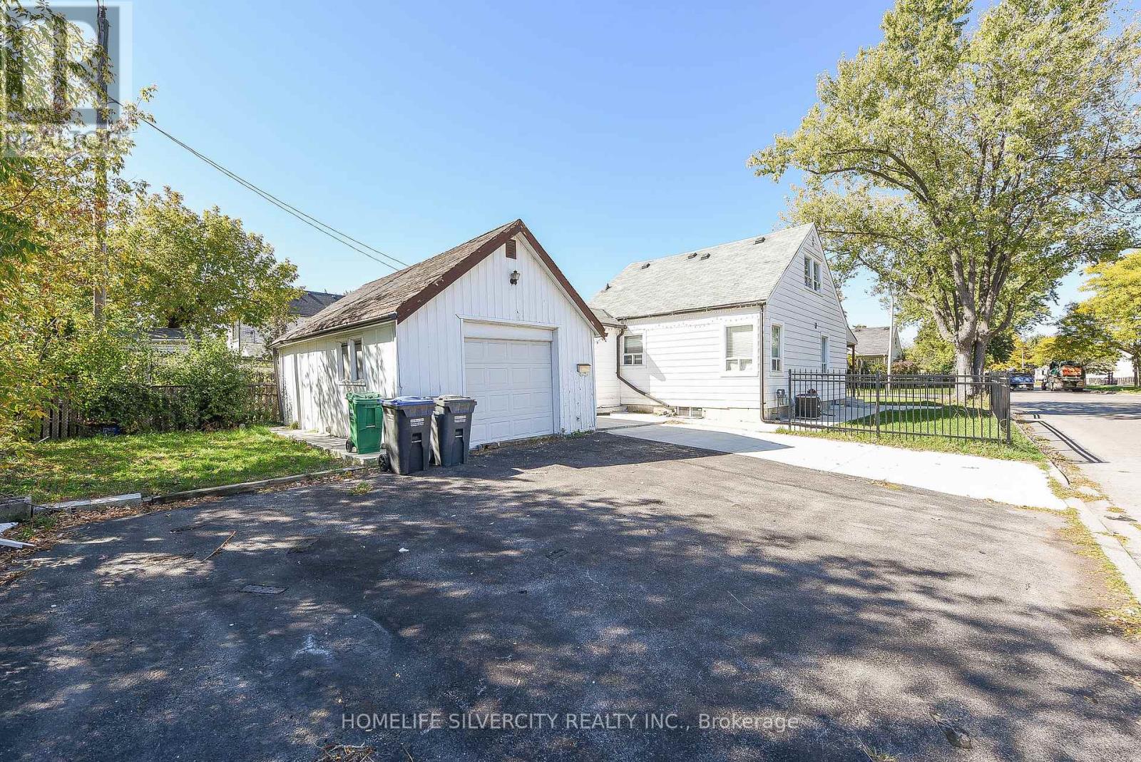 3076 CHURCHILL AVENUE, Mississauga, Ontario