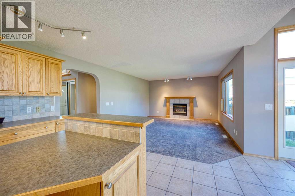 19 Westpoint Court Sw, Calgary, Alberta  T3H 4M7 - Photo 12 - A2259231