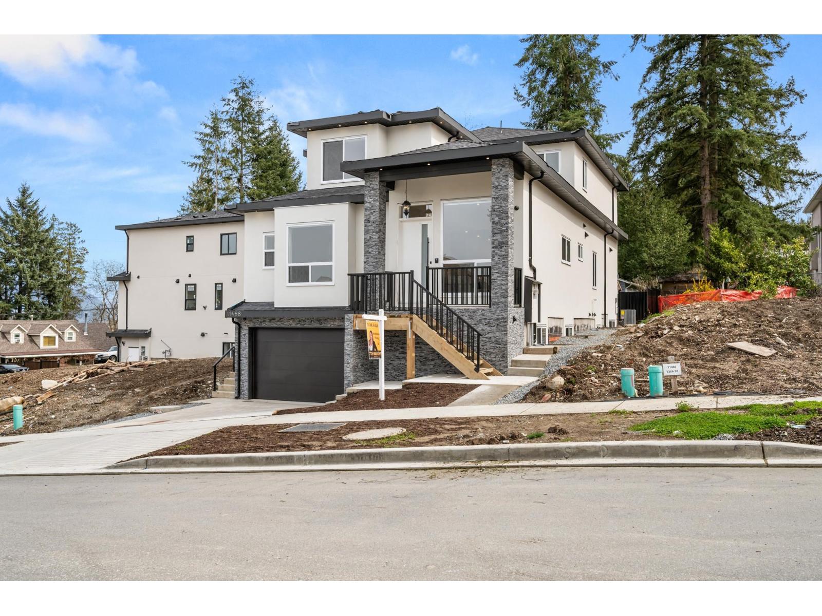 11488 138a Street, Surrey, British Columbia  V3T 4L1 - Photo 2 - R3057977