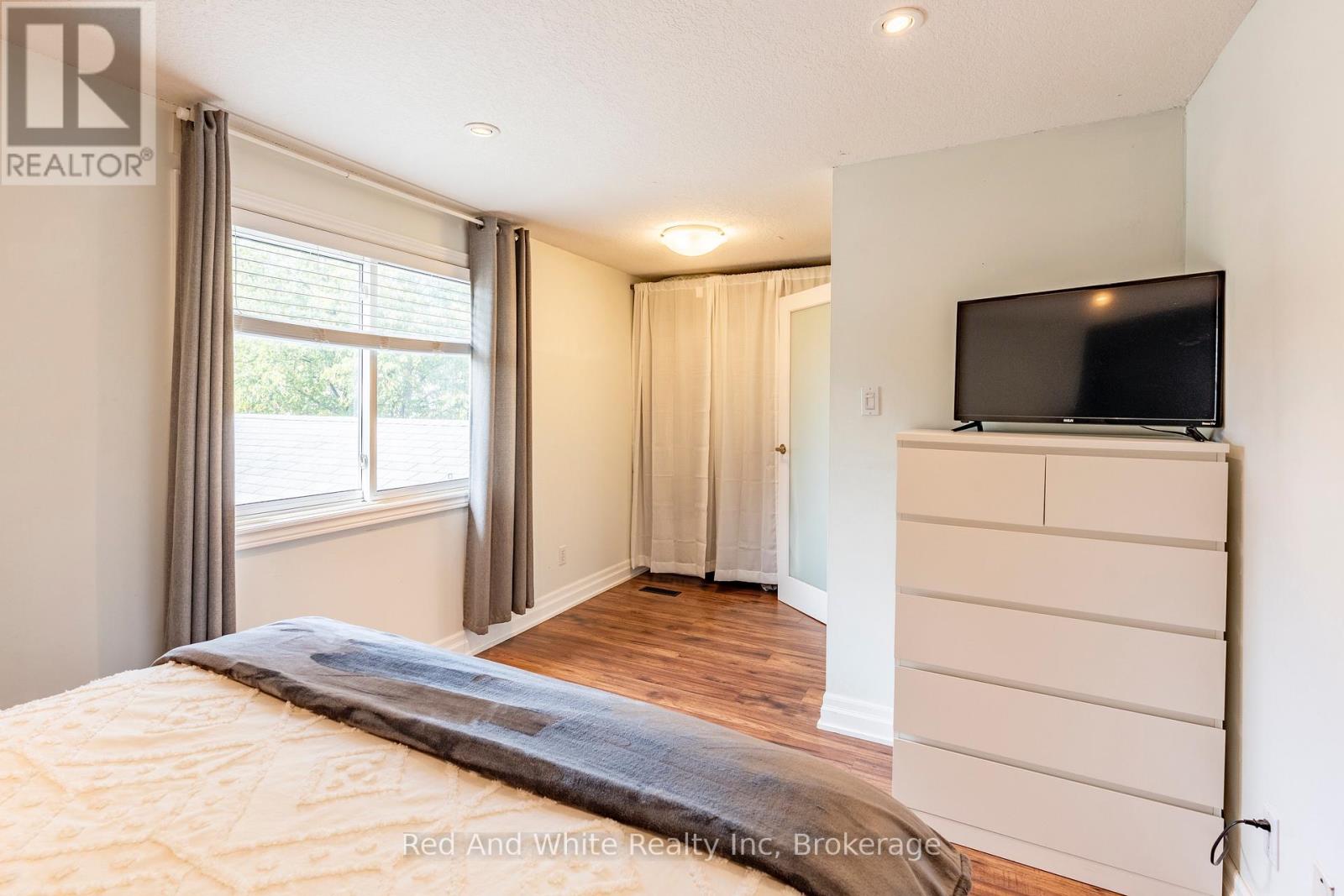 3 - 255 Northlake Drive, Waterloo, Ontario  N2V 1Z2 - Photo 13 - X12442100