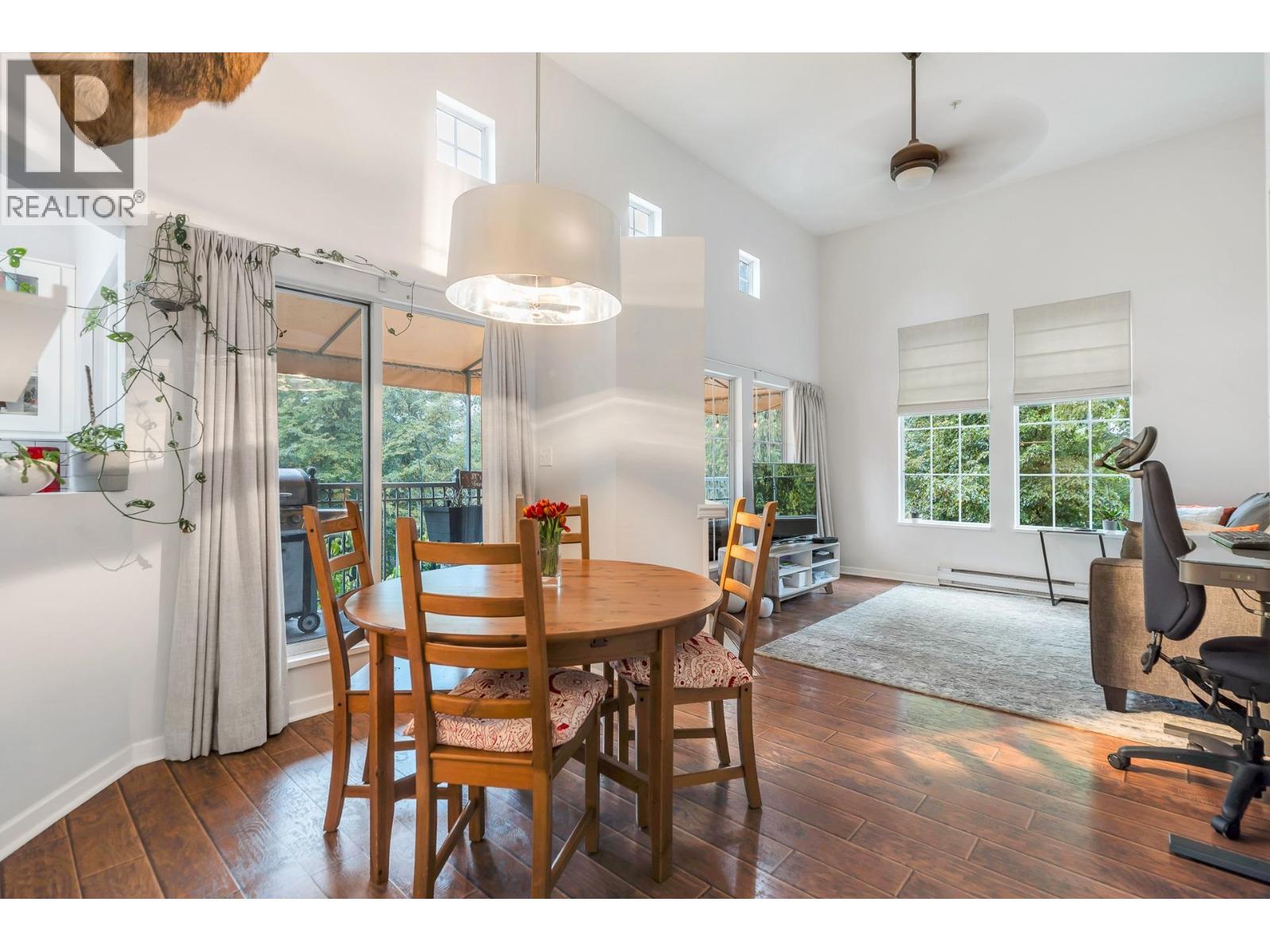 401 1199 Westwood Street, Coquitlam, British Columbia  V3B 7P6 - Photo 3 - R3057985