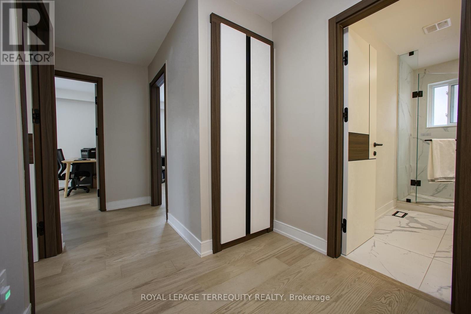 Upper - 66 Moore Park Avenue, Toronto, Ontario  M2M 1M9 - Photo 29 - C12415688