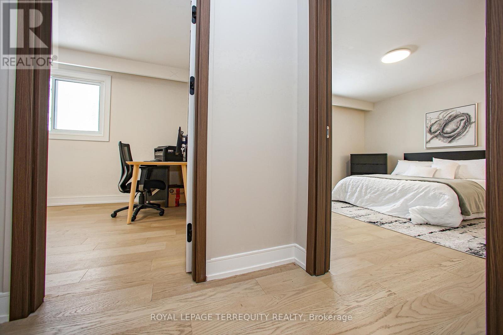 Upper - 66 Moore Park Avenue, Toronto, Ontario  M2M 1M9 - Photo 32 - C12415688
