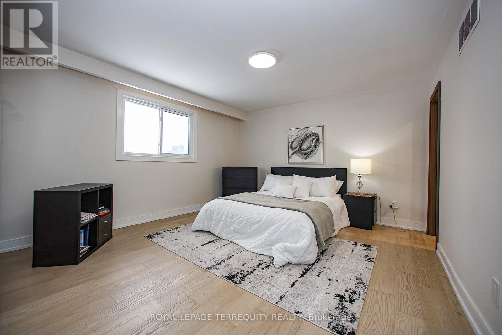 Upper - 66 Moore Park Avenue, Toronto, Ontario  M2M 1M9 - Photo 36 - C12415688