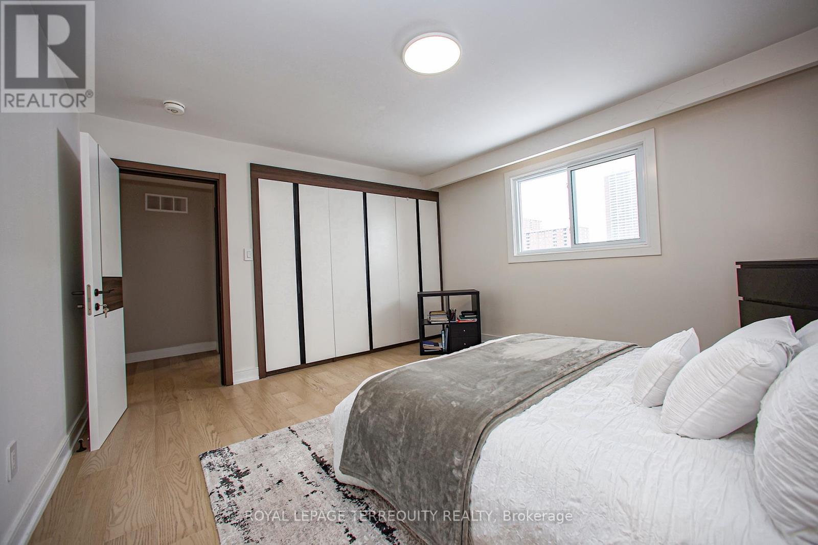 Upper - 66 Moore Park Avenue, Toronto, Ontario  M2M 1M9 - Photo 39 - C12415688