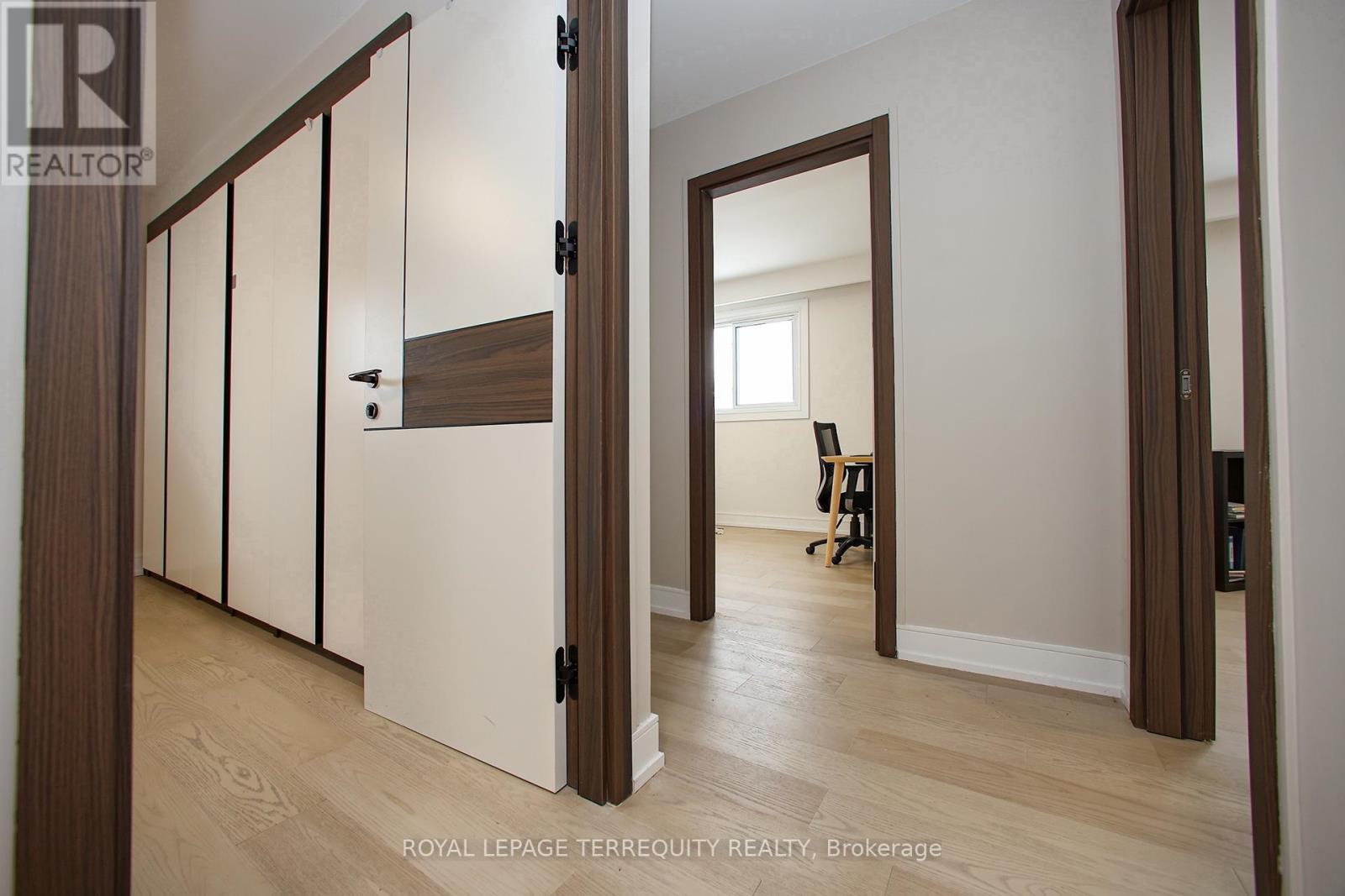 Upper - 66 Moore Park Avenue, Toronto, Ontario  M2M 1M9 - Photo 30 - C12415688