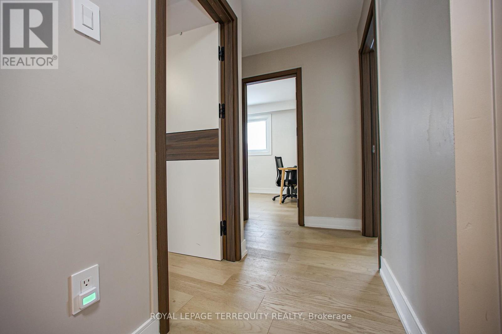 Upper - 66 Moore Park Avenue, Toronto, Ontario  M2M 1M9 - Photo 31 - C12415688