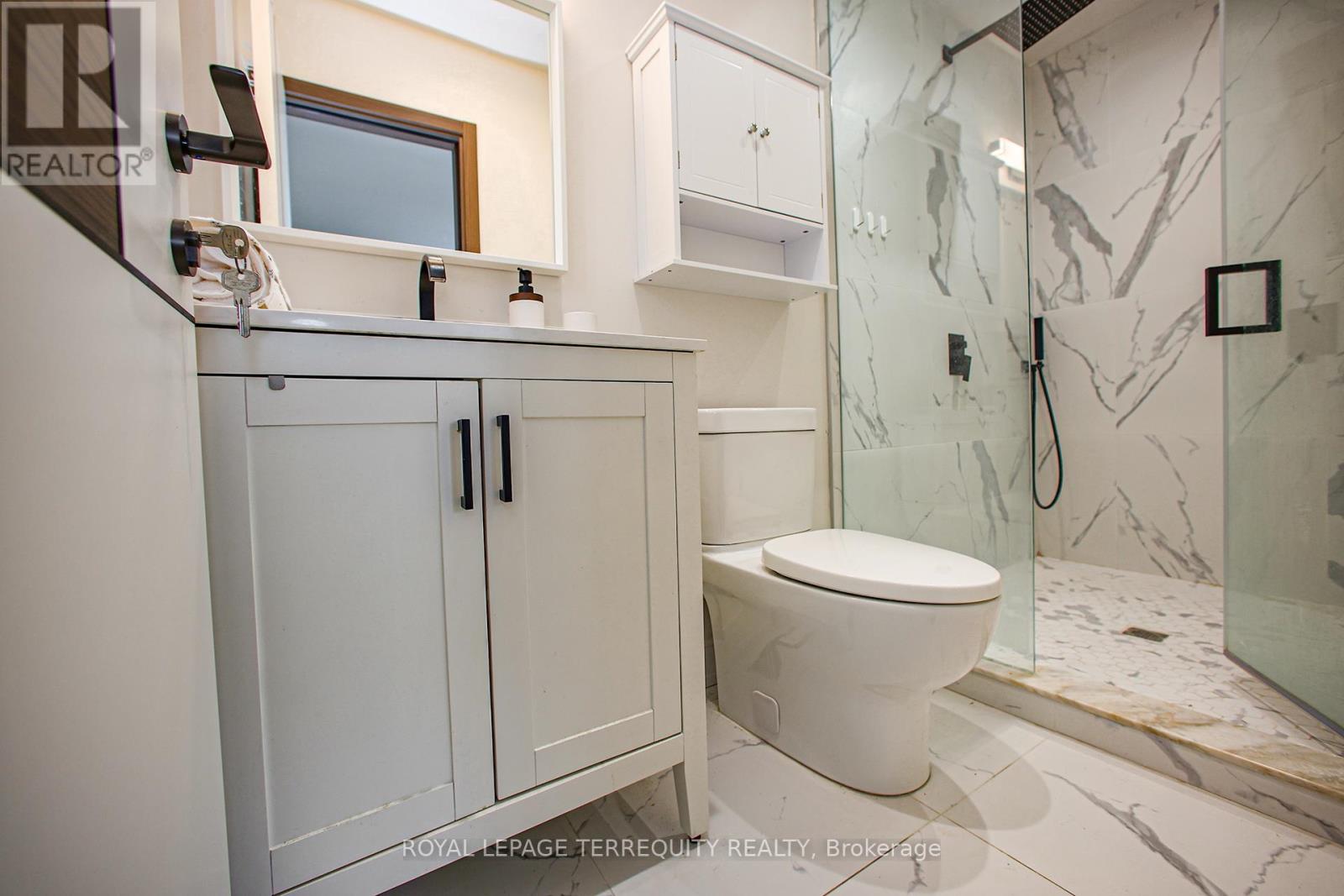 Upper - 66 Moore Park Avenue, Toronto, Ontario  M2M 1M9 - Photo 42 - C12415688