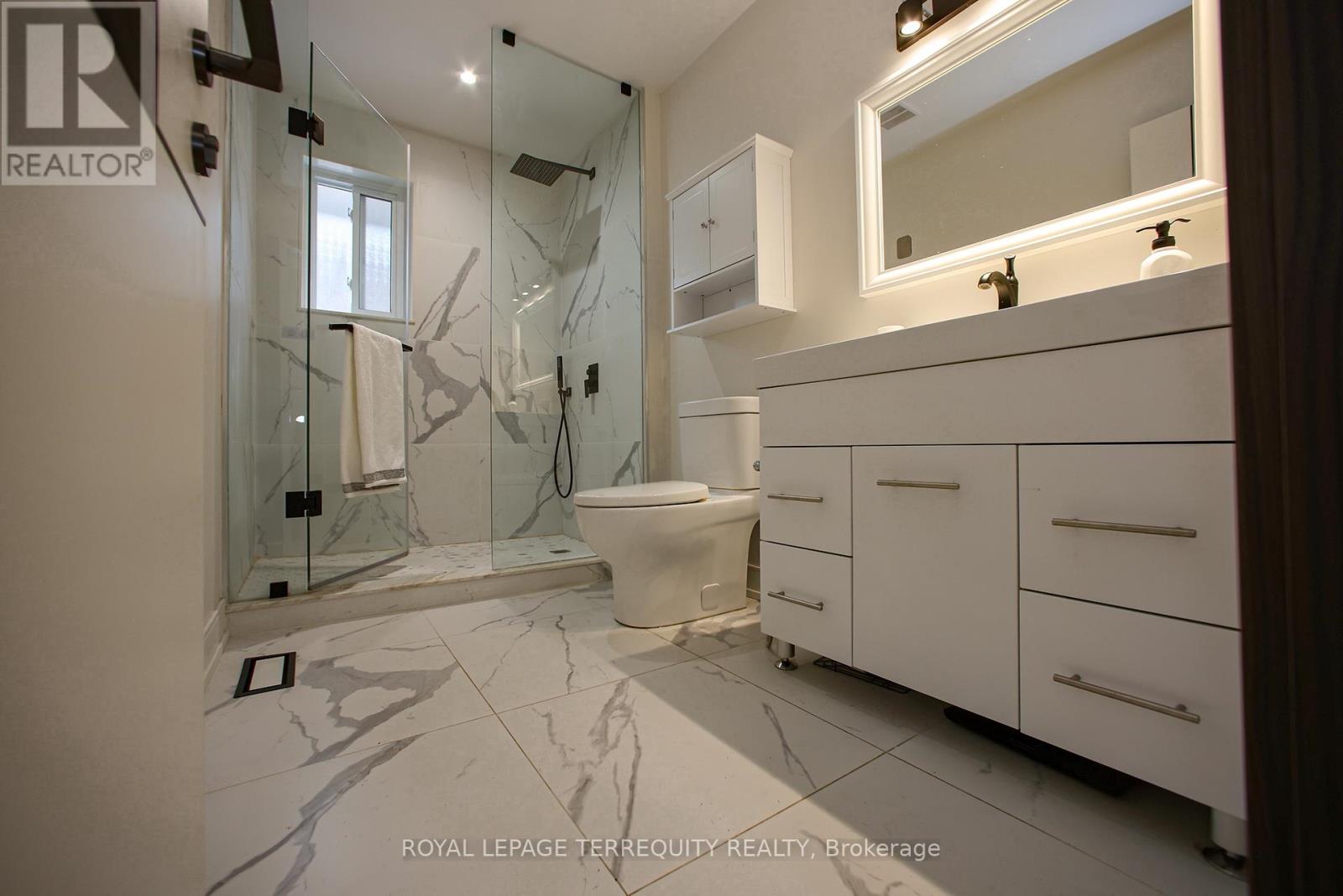 Upper - 66 Moore Park Avenue, Toronto, Ontario  M2M 1M9 - Photo 48 - C12415688