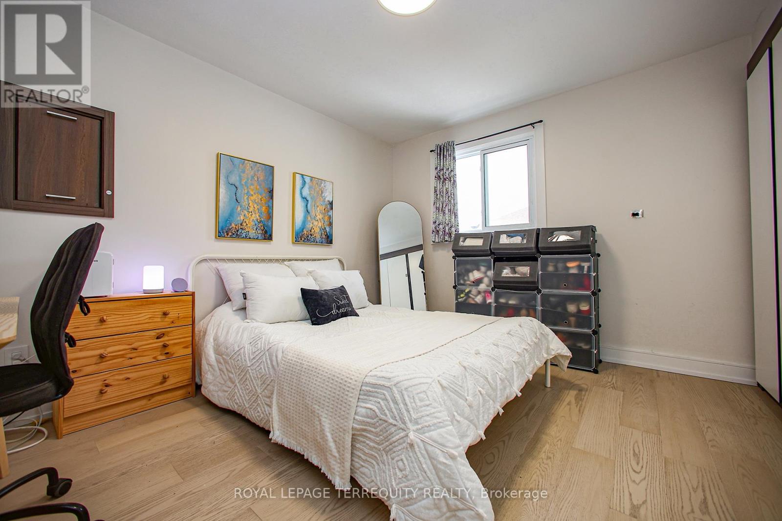 Upper - 66 Moore Park Avenue, Toronto, Ontario  M2M 1M9 - Photo 45 - C12415688